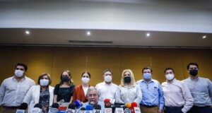 Presenta Rocha Moya su equipo de entrega-recepción del Gobierno de Sinaloa