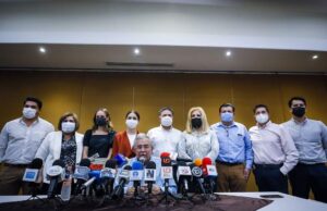 Presenta Rocha Moya su equipo de entrega-recepción del Gobierno de Sinaloa