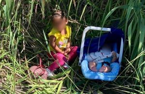 Abandonan a dos niños migrantes junto al río Bravo; dejan nota al lado