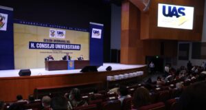 Inicia la UAS con el nombramiento de 29 directores