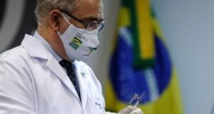 Pfizer lanza experimento: vacunará a todo mayor de 12 años en ciudad de Brasil
