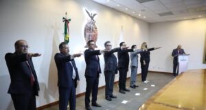 Toma protesta Rocha Moya a más funcionarios estatales y al Patronato del DIF