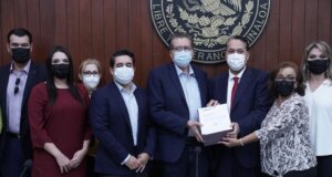 Envía Rocha presupuesto estatal al Congreso