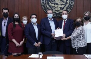 Envía Rocha presupuesto estatal al Congreso