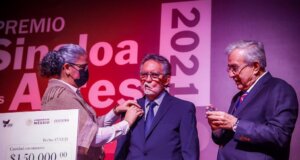 Recibe Gilberto López Alanís el Premio Sinaloa de las Artes 2021