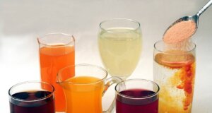 Gran consumo de azúcares líquidos aumentaría incidencia de cáncer, según estudio