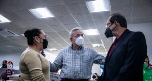 Visita Rocha las nuevas oficinas del Gobierno del Estado en el Tres Ríos