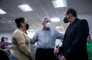 Visita Rocha las nuevas oficinas del Gobierno del Estado en el Tres Ríos