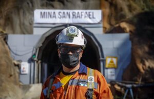 Rocha marca la reapertura de la minera San Rafael, en Cosalá