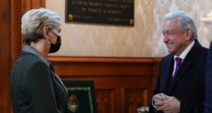 AMLO les soba el lomo a los trabajadores de Pemex