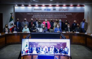 Elaborarán censo de desplazamiento forzado en Sinaloa; Gobierno y UAdeO firman convenio