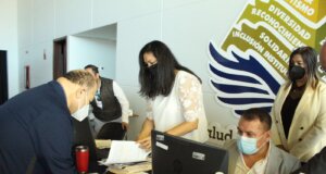 Entrega la UAS los primeros cheques de primas de antigüedad por jubilación