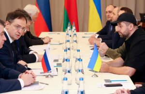 Inician Ucrania y Rusia negociaciones en la frontera con Bielorrusia