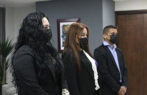 Entrega Fiscal tres nuevos nombramientos a Vicefiscalía de Derechos Humanos