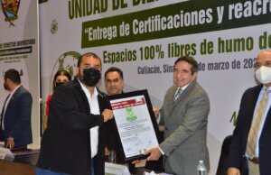 Entrega Salud certificaciones de espacios 100% libres de humo a la UAS