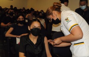 La UAS aplica vacuna contra COVID-19 en sus espacios escolares