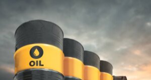 Estados Unidos impone embargo petrolero a Rusia; Reino Unido secunda medida