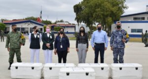 ¡Todo el mundo a vacunarse! Arriban 68 mil 500 dosis de AstraZeneca a Sinaloa