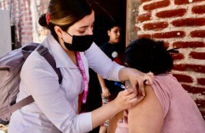 Sinaloa cumple con la OMS; al menos 70 por ciento de la población está vacunada contra COVID