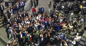 Riña entre hijos de la política