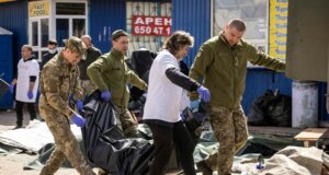 Lanza Rusia misil contra estación de tren en Ucrania; 50 personas murieron