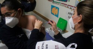 Propone Rocha una campaña intensa y masificar la vacunación contra el COVID-19