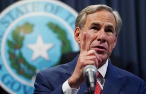 Gobernador de Texas podría declarar “invasión” en frontera con México por crisis migratoria