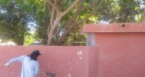 Dan mantenimiento a panteones municipales ante la celebración del Día de las Madres