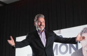 Se disculpa Ricardo Montaner por cancelación de su concierto en Culiacán