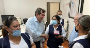 Atiende Cuén a personal de enfermería que busca reclasificación laboral