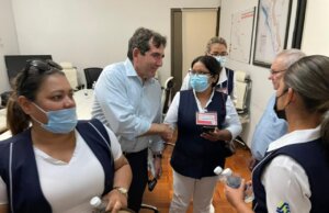 Atiende Cuén a personal de enfermería que busca reclasificación laboral