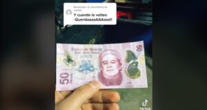 ¡Queridaaaa! Le pagan con billete falso… con la cara de Juan Gabriel