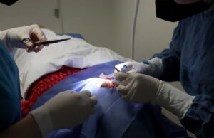 El cáncer de piel puede afectar a cualquiera, no sólo a personas mayores o de piel blanca