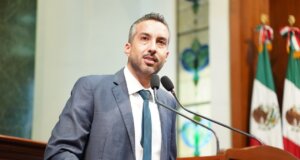 Un ‘viacrucis’ obtener el pasaporte; tunde diputado a delegación de Relaciones Exteriores por lentitud