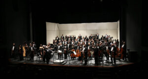 Piezas que hablan del mar, la lluvia y el verano, así fue la última gala de la OSSLA
