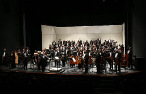 Piezas que hablan del mar, la lluvia y el verano, así fue la última gala de la OSSLA