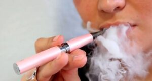 Cigarros electrónicos “no son” una alternativa para dejar de fumar: especialista