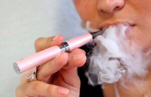 Cigarros electrónicos “no son” una alternativa para dejar de fumar: especialista