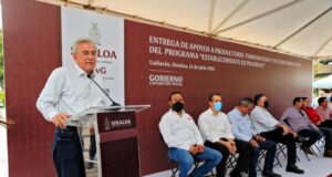 Entrega Rocha semilla a los productores temporaleros
