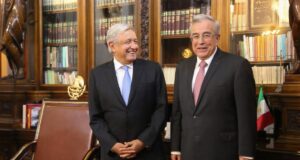 Hoy cena Rocha… en Palacio Nacional