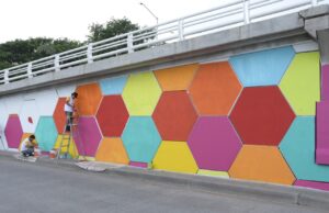 Promueve Ayuntamiento respeto al peatón con mural artístico