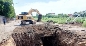 Este viernes concluye reparación del socavón en el Emisor Rubí