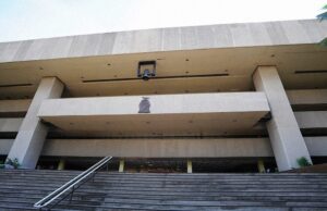 No se puede quedar bien con todos