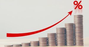 A partir de hoy el dinero cuesta más y vale menos