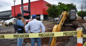 Inicia labores para reparación de socavón en sector Humaya