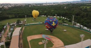 Disfrutan culiacanenses del evento Paseo en Globos Aerostáticos