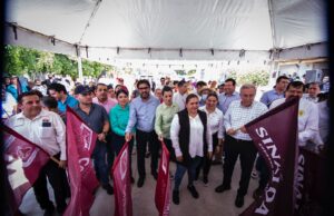 Gobernador y alcalde inauguran pavimentación de calle en la sindicatura de Costa Rica