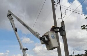 Alumbrado Público atiende reportes de comunidades y sindicaturas