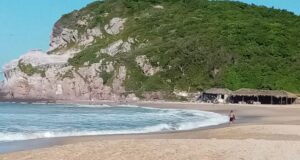 Reabren playas de Mazatlán tras paso de “Ornele”