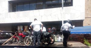 Tránsito remite 25 motocicletas por estar estacionadas en lugares no permitidos en Culiacán
